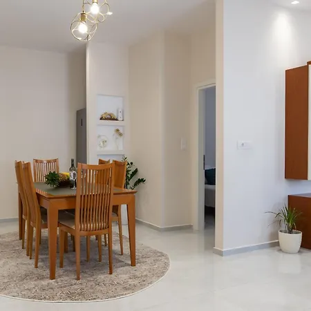 Lejlighed Natalia's Nest *