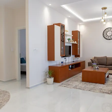 Natalia's Nest * Ampavris