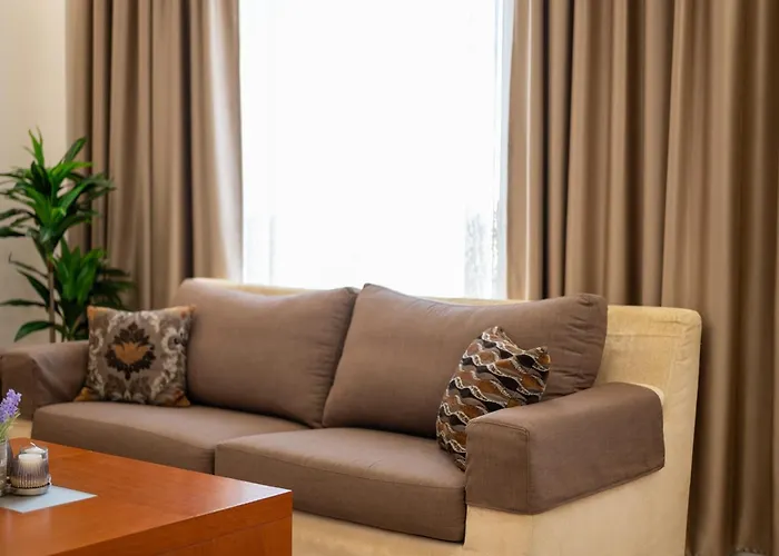 Natalia's Nest Ampavris