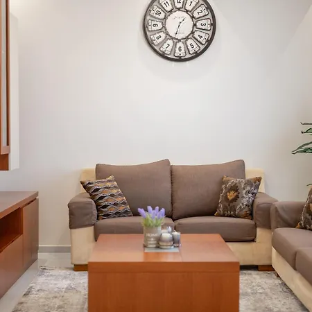 Natalia's Nest アパート Ampavris